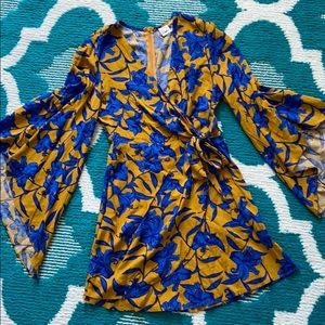 Long Sleeves Dress with Zipper!